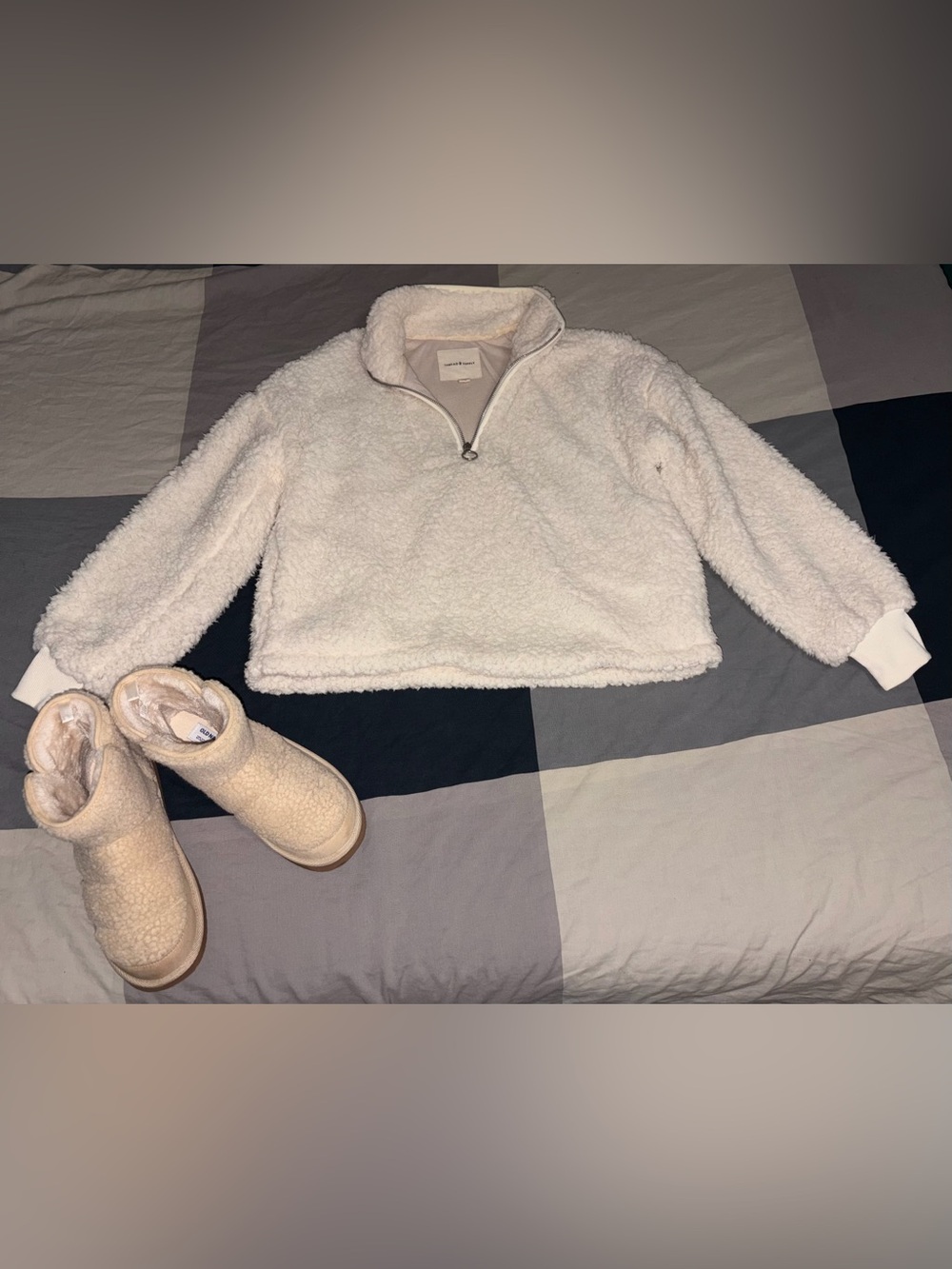 Thread & Supply Ivory Sherpa Pullover XS + Old Navy Sherpa Boots Size 6 Bundle
